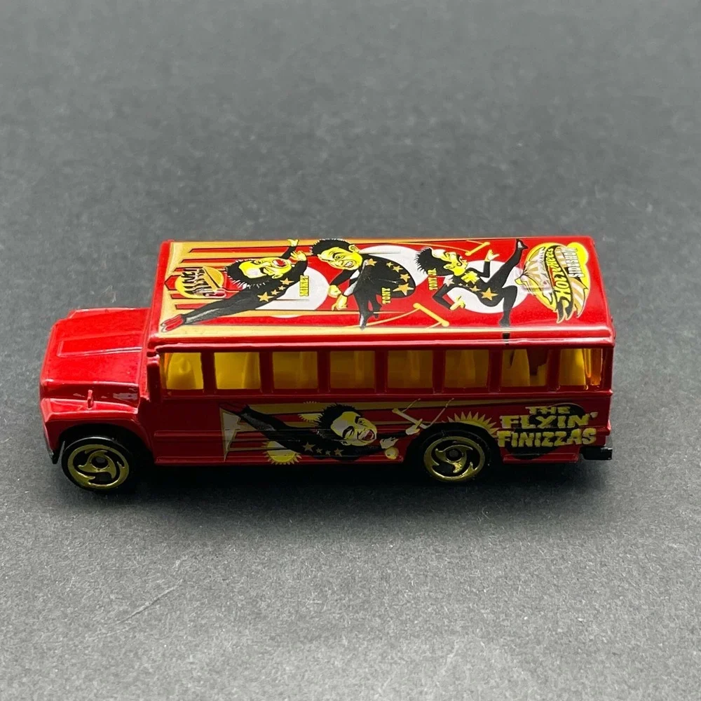 Hot Wheels Flyin' Finizzas Sideshow Chevrolet School Bus Red Diecast 1/64 Loose